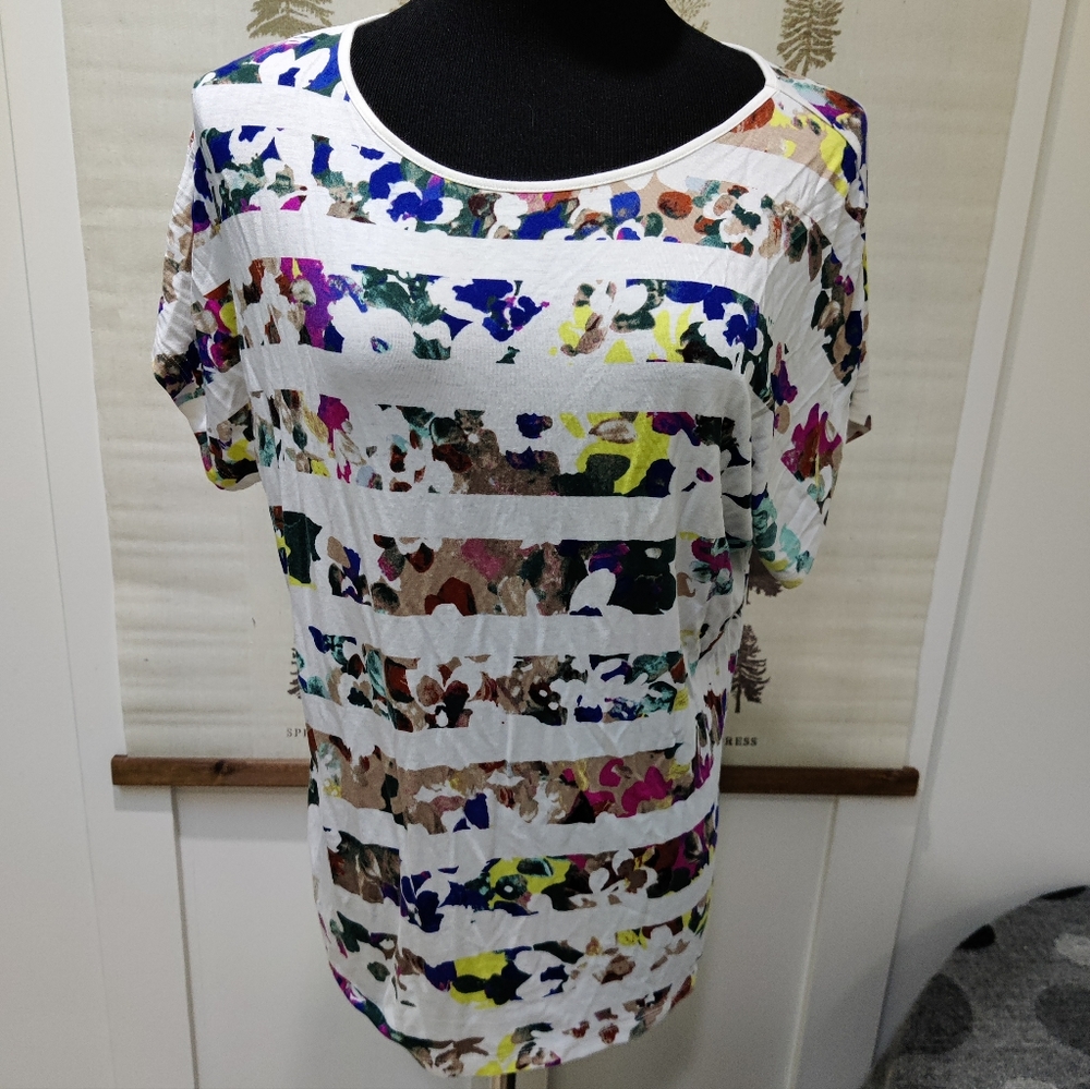 Ann Taylor Tshirt - Small